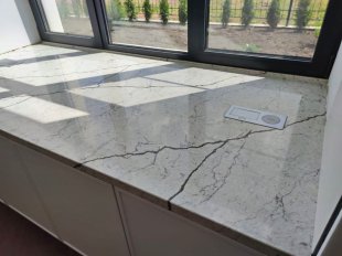 Подоконник из кварцевого агломерата Vicostone Diamante