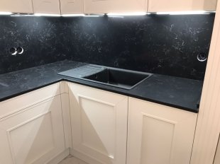 Столешница из кварца Smartquartz Negro Imperial