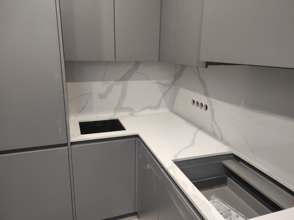 Столешница из кварцевого агломерата Smartquartz White Marble Столешница из кварцевого агломерата Smartquartz White Marble