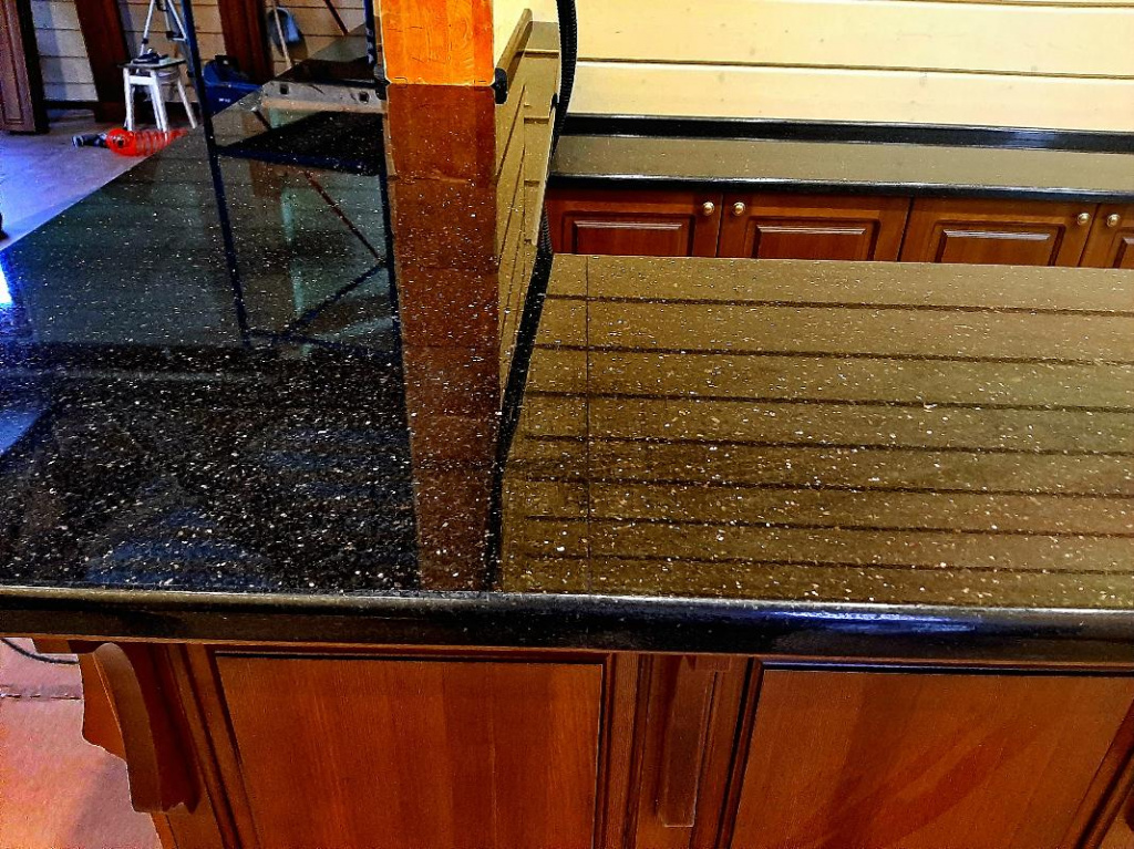 Столешница из гранита Black Galaxy Столешница из гранита Black Galaxy