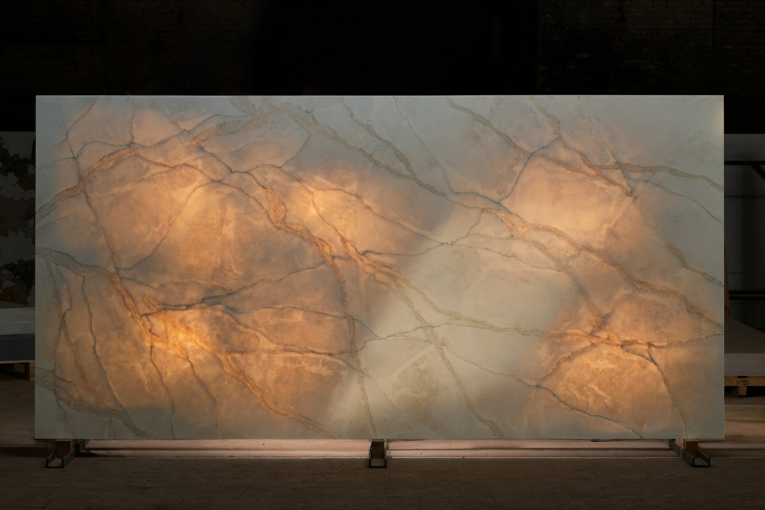700 Calacatta Translucent