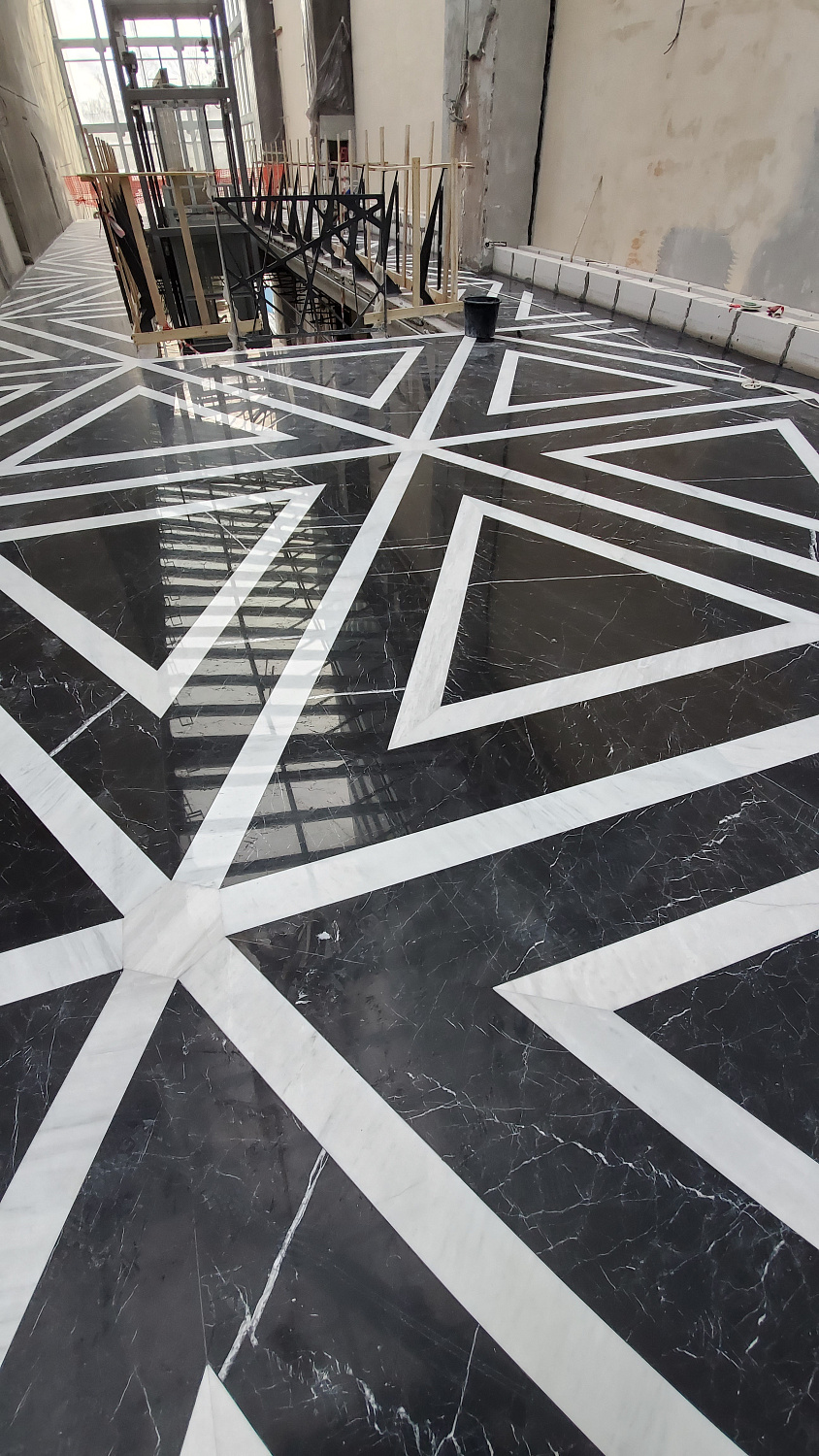 Полы из мрамора Black Marquina